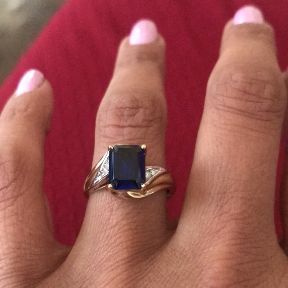 Blue Sapphire & Diamond Ring. - Picture 2 of 9